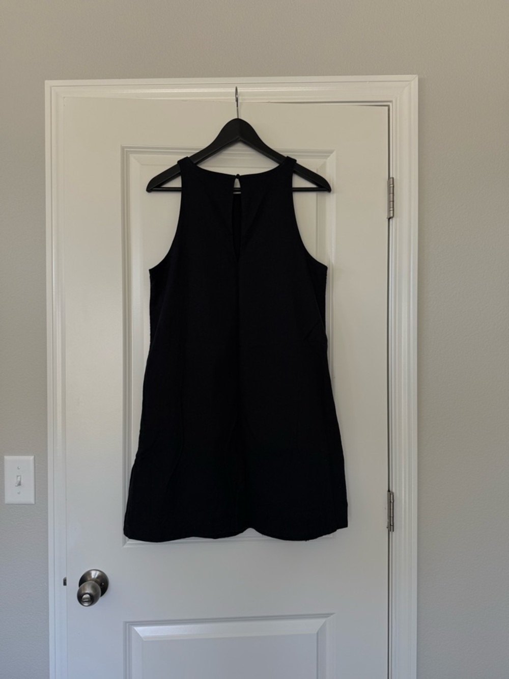 Abercrombie & Fitch Black Sleeveless Mini Shift Dress - Picture 4 of 5